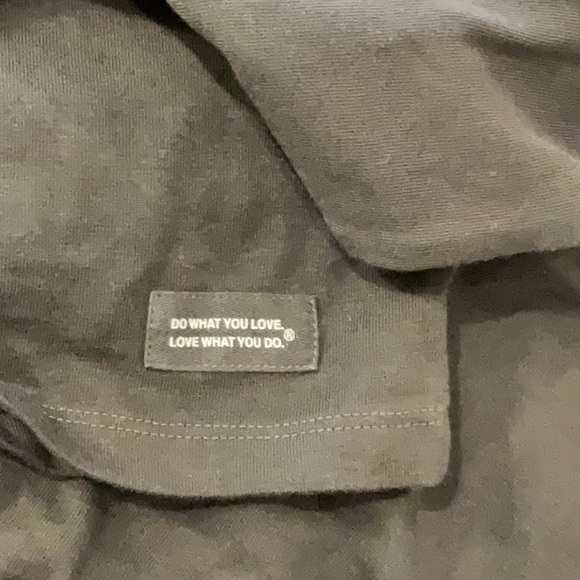 NWT Life is Good Tie Dye Life is Good Paw Print Long Sleeve Crusher Tee Black - Picture 4 of 5